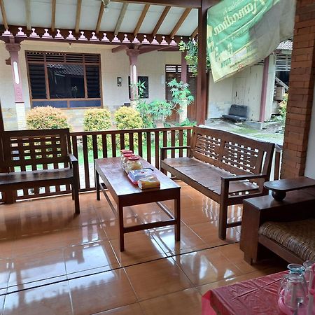 Romadhoni Homestay Magelang Extérieur photo