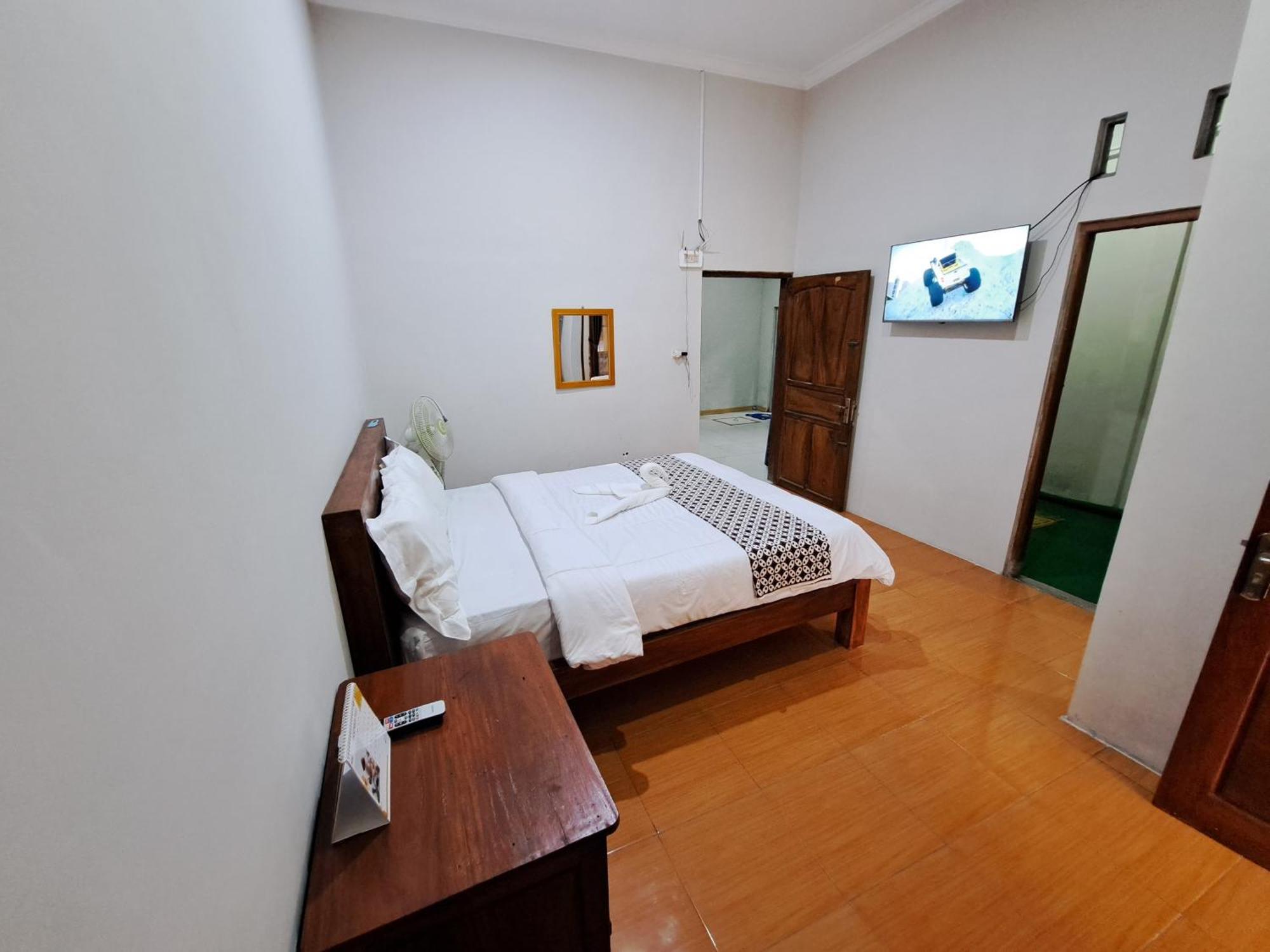 Romadhoni Homestay Magelang Chambre photo