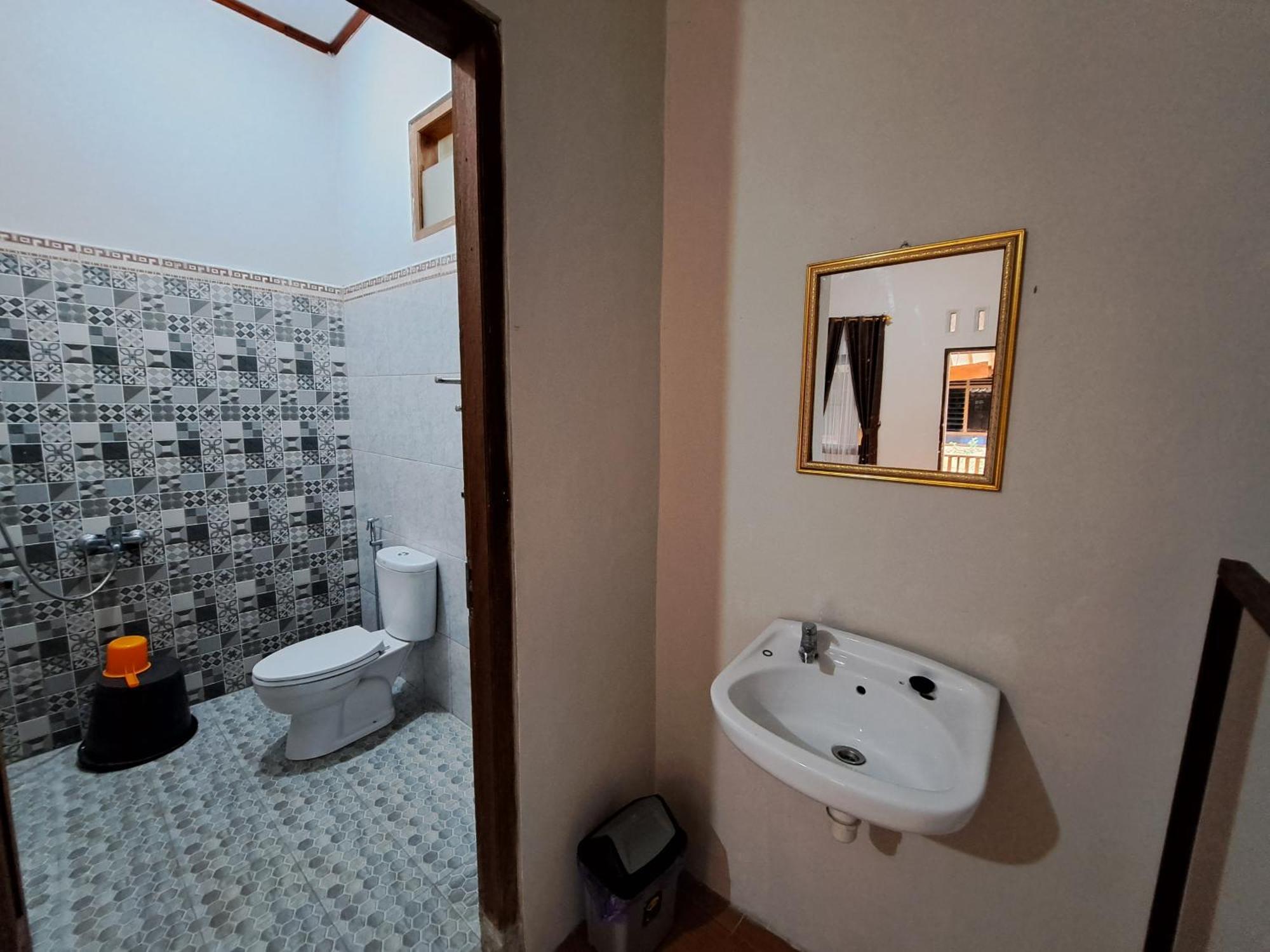 Romadhoni Homestay Magelang Chambre photo