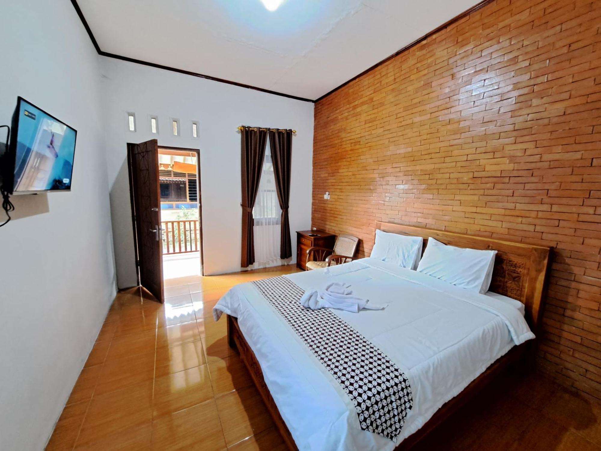 Romadhoni Homestay Magelang Chambre photo